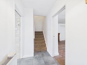 ENTRANCE HALLWAY- click for photo gallery